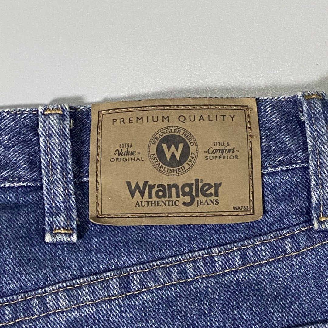 Wrangler Jorts (Category: Shorts) located in Taguig. Submitted by workwearheads (Listing ID 1470596849, Image 3). Description: ▪️Waist: 34 ▪️Length: 21 ▪️Thigh: 14 ▪️Leg Opening: 12 ▪️Color rate: 10/10 ▪️No issue ▪️Excellent Condition.