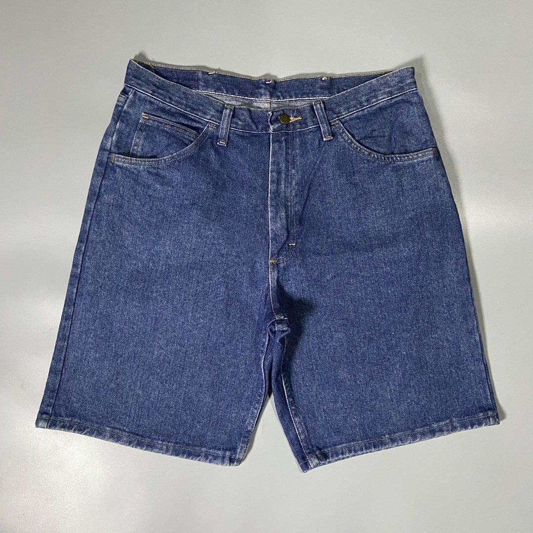 Wrangler Jorts (Category: Shorts) located in Taguig. Submitted by workwearheads (Listing ID 1470596849, Image 2). Description: ▪️Waist: 34 ▪️Length: 21 ▪️Thigh: 14 ▪️Leg Opening: 12 ▪️Color rate: 10/10 ▪️No issue ▪️Excellent Condition.