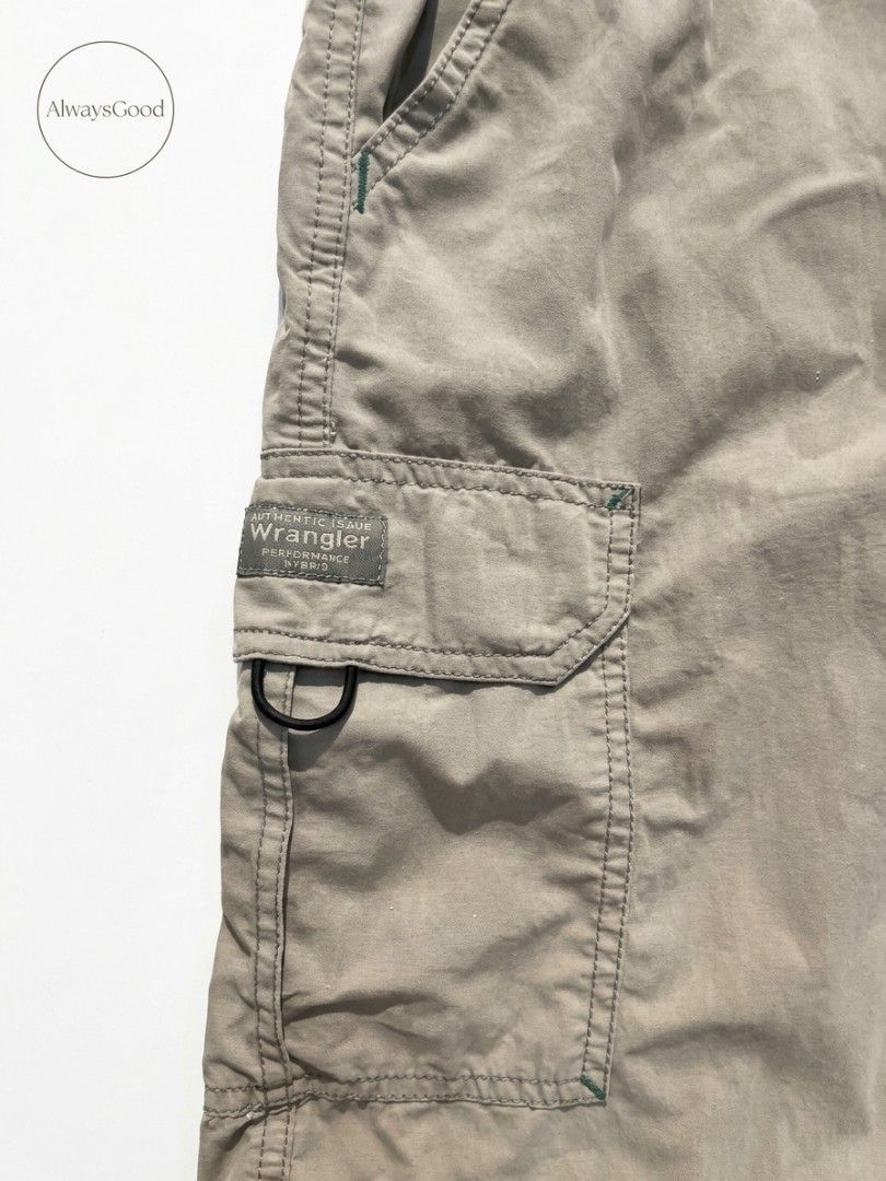 Wrangler Jorts for men's (Category: Shorts) located in Manila. Submitted by zenwind_3cdc42 (Listing ID 1470576327, Image 3). Description: Wrangler 6Pocket Jorts • Comes with secret pocket at the back • Light Weight • Color rate 10/10 • Ship via j&t // lbc // door to door • Size 34 Xl Fittings ₱400 Pesos only DM - Wrangler to claim.