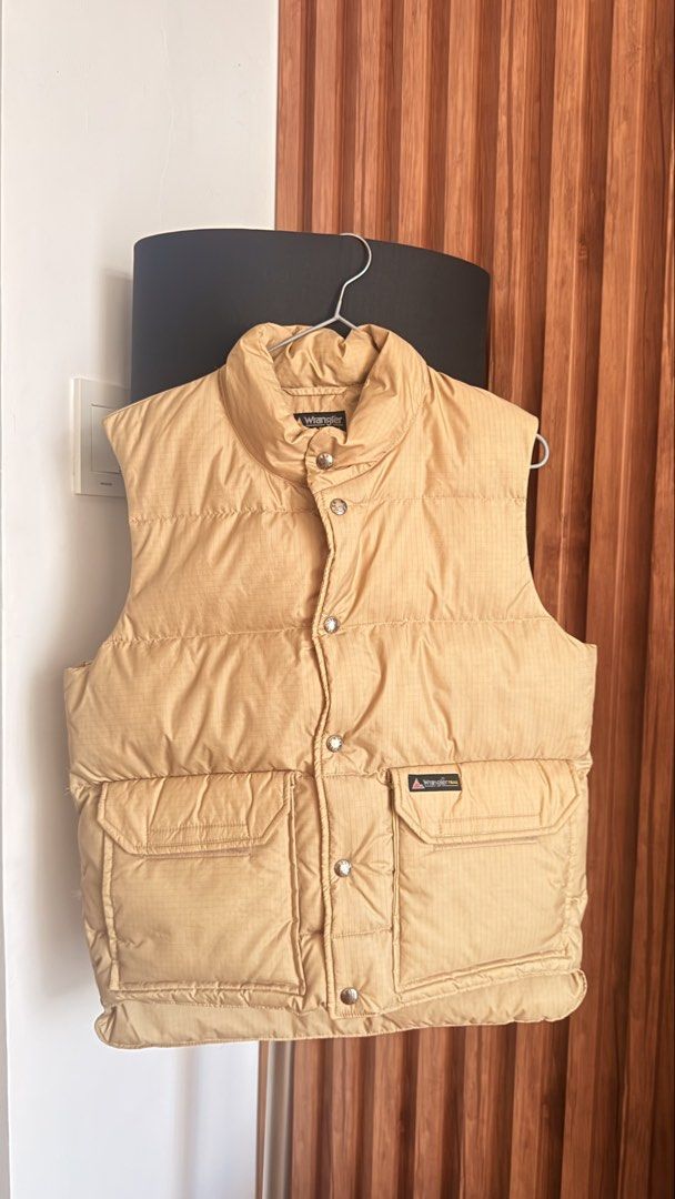 Wrangler – Men's Puff Vest (M) (Category: Coats, Jackets and Outerwear) located in Santa Rosa. Submitted by stealbydiva (Listing ID 1470635352, Image 1). Description: Wrangler Trail Quilted Puffer Vest – Beige | Size M • Brand: Wrangler Trail • Size: M • Color: Beige/Tan • Condition: Like new; used only once • Purchase Location: Osaka, Japan • RFS: Decluttering Bought in Osaka, Japan and worn only once during a trip to Sapporo, Japan. Still in li