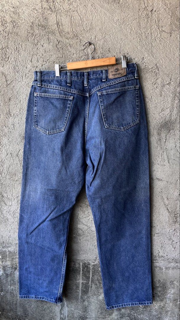 Wrangler Relaxed Fit Denim Jeans Size 36x32 (Category: Jeans) located in Cabuyao City. Submitted by bulandos (Listing ID 1470657521, Image 2). Description: - Brand: Wrangler - Style: Relaxed fit, classic five-pocket design - Size: 36 x 32 - Color: Dark blue wash - Material: 100% durable cotton denim (Made in Mexico) - Features: Front button closure with zip fly and branded back leather patch - Condition: Great for everyday wear with a comfortable