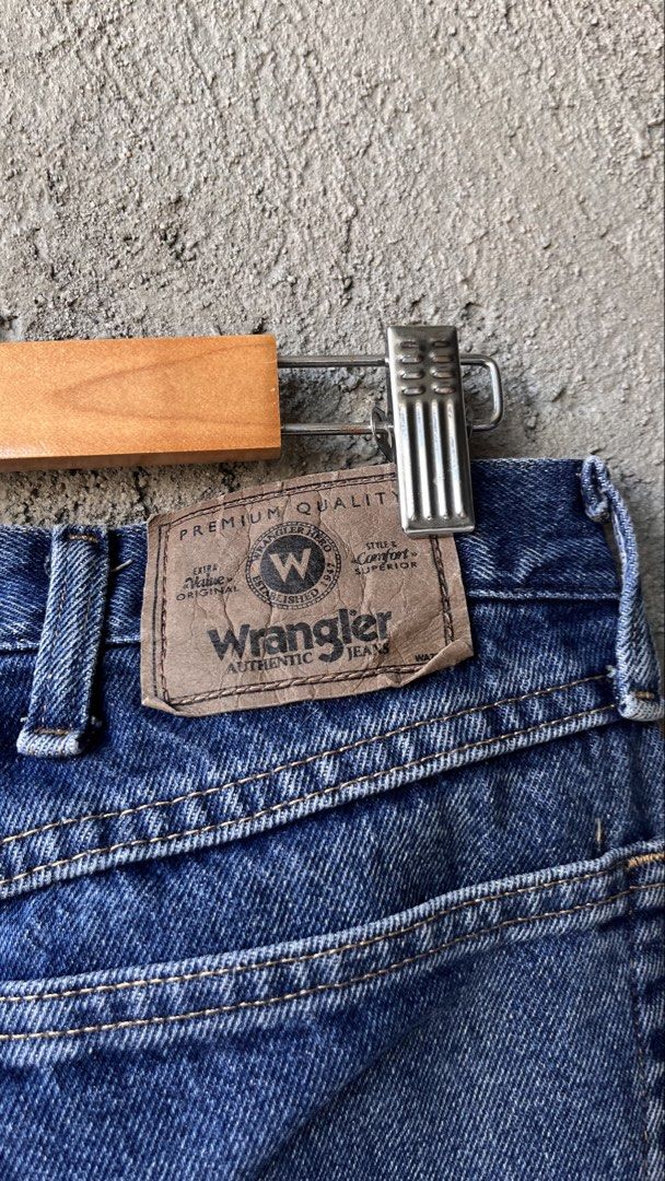 Wrangler Relaxed Fit Denim Jeans Size 36x32 (Category: Jeans) located in Cabuyao City. Submitted by bulandos (Listing ID 1470657521, Image 3). Description: - Brand: Wrangler - Style: Relaxed fit, classic five-pocket design - Size: 36 x 32 - Color: Dark blue wash - Material: 100% durable cotton denim (Made in Mexico) - Features: Front button closure with zip fly and branded back leather patch - Condition: Great for everyday wear with a comfortable