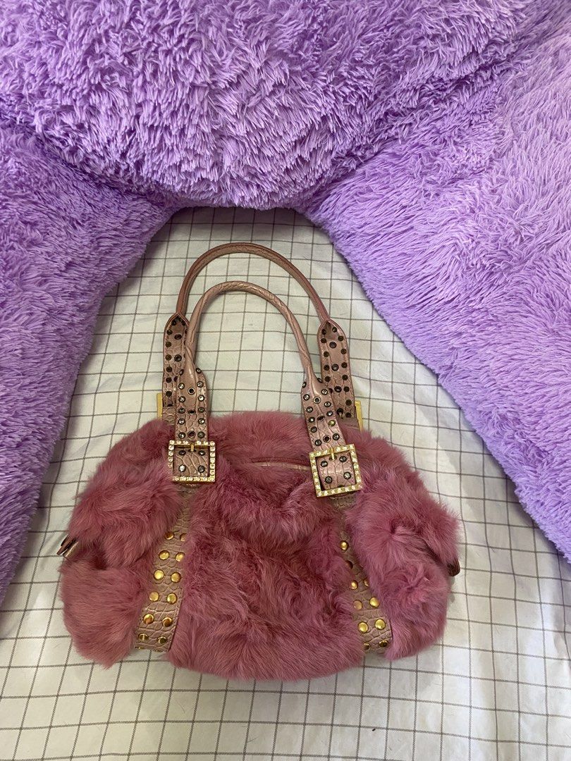 Y2k Bags (Category: Shoulder Bags) located in Davao. Submitted by stephenrae47184 (Listing ID 1470654432, Image 2). Description: .