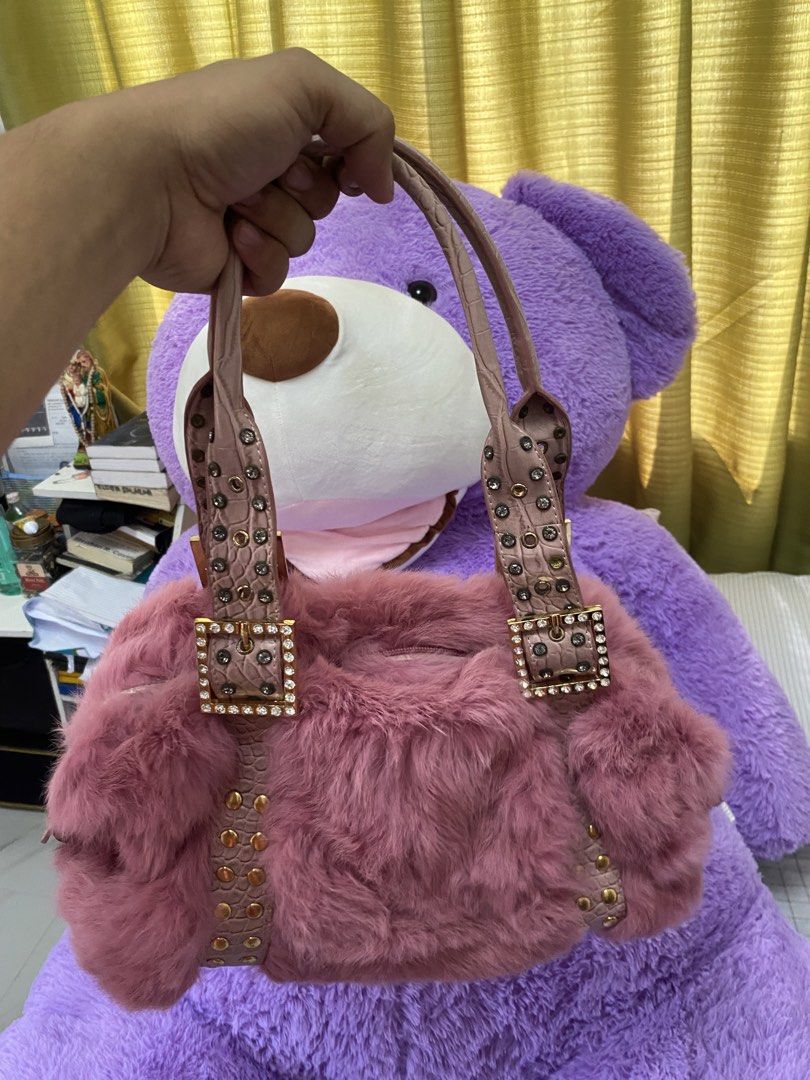 Y2k Bags (Category: Shoulder Bags) located in Davao. Submitted by stephenrae47184 (Listing ID 1470654432, Image 3). Description: .