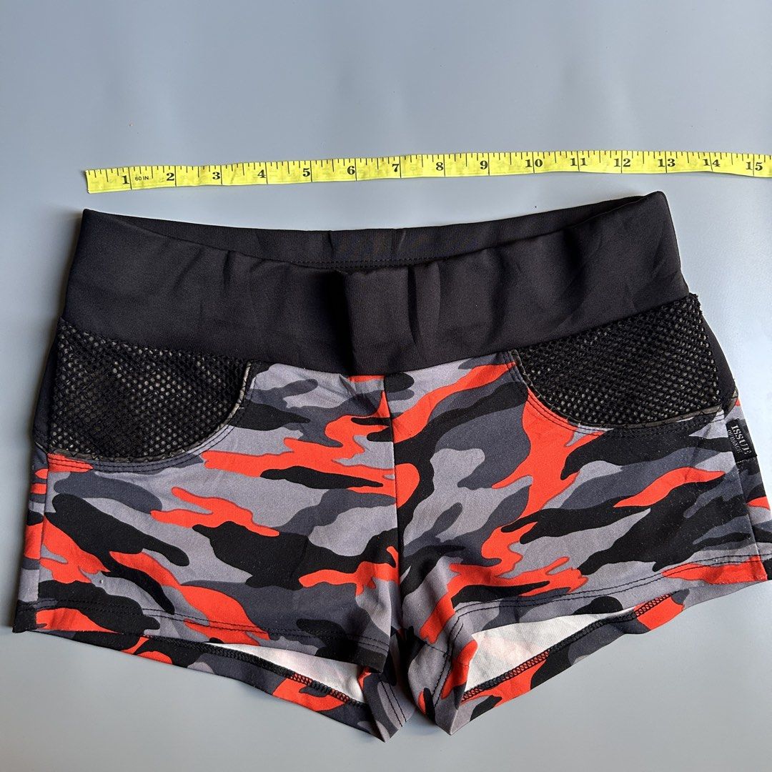 y2k camo cargo shorts (Category: Shorts) located in Liloan. Submitted by fairymary.ph (Listing ID 1470649711, Image 3). Description: READ BIO BEFORE BUYING✨ P150+sf brand: issue of dance size: 26-27 length: 9” leghole: 9” fabric: spandex no ww.