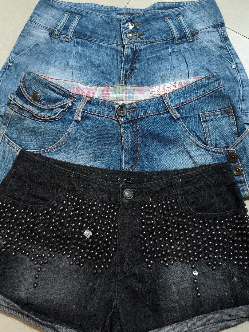 Y2k Denim shorts| size 33 midwaist (Category: Shorts) located in Las Pinas. Submitted by dnbrbnt (Listing ID 1470607613, Image 2). Description: .