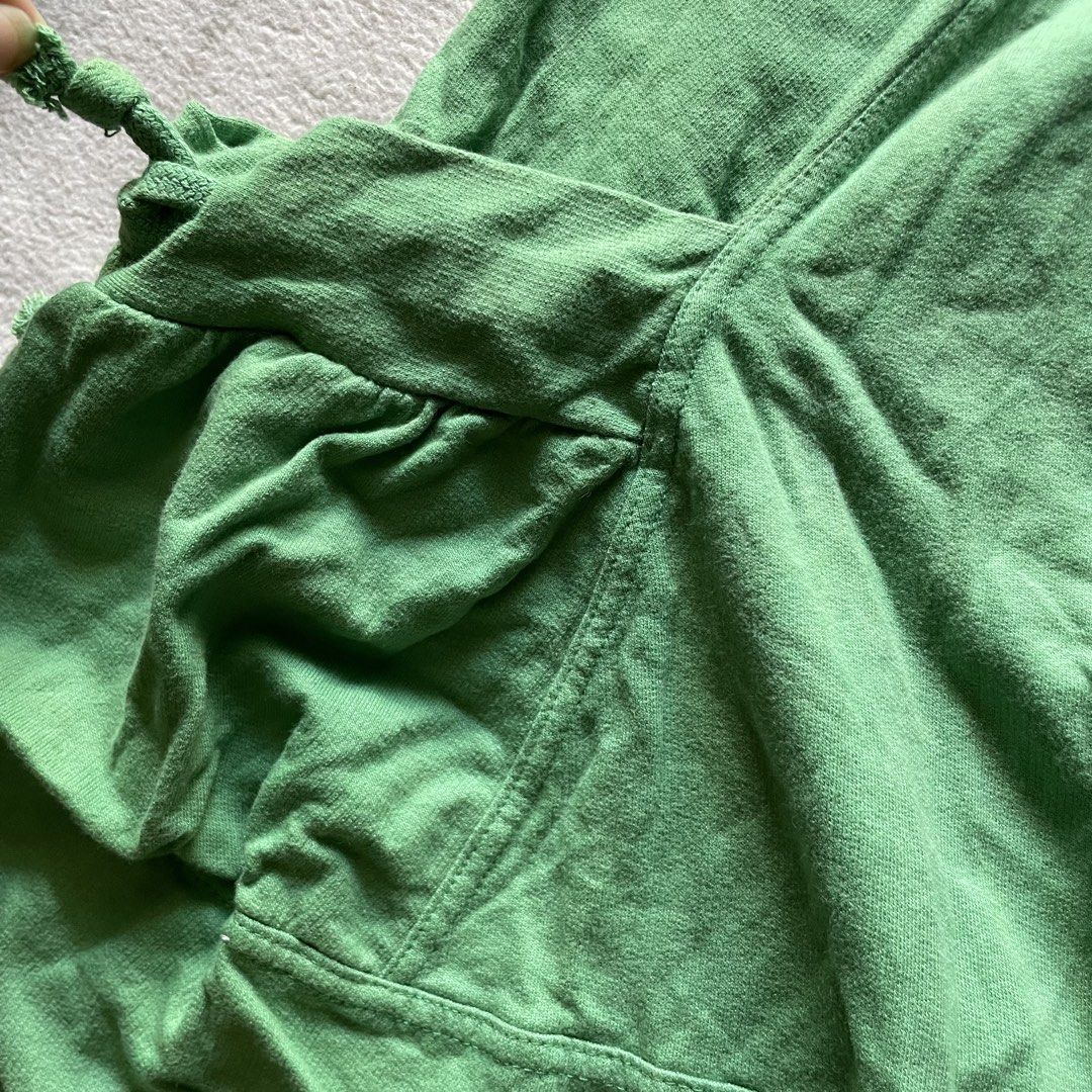 y2k green skirt (Category: Skirts) located in San Quintin. Submitted by polasolah (Listing ID 1470705378, Image 3). Description: wash before use size: 36 on tag, around 30-31 on measuring tape pero ADJUSTABLE naman for smaller waist good condition .