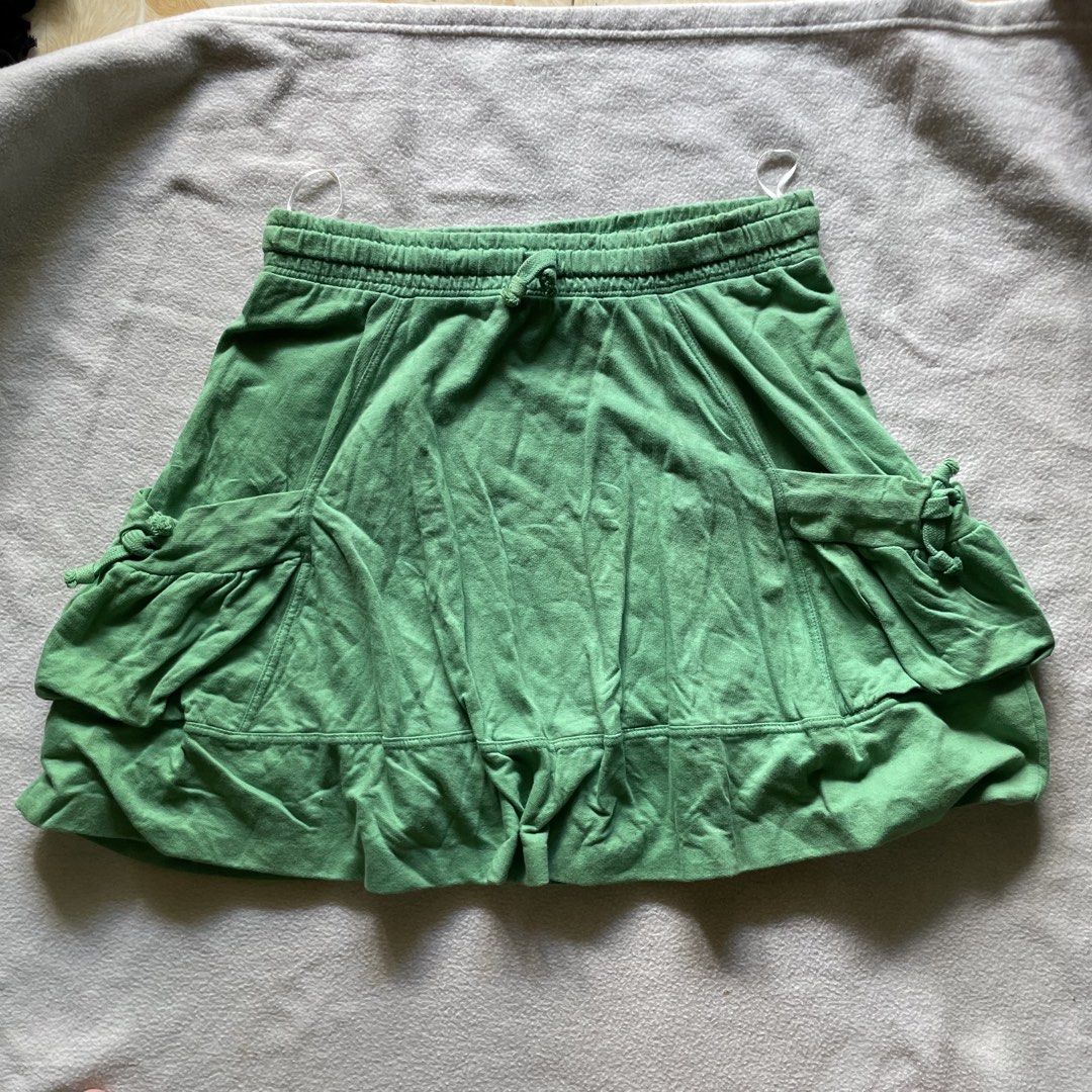 y2k green skirt (Category: Skirts) located in San Quintin. Submitted by polasolah (Listing ID 1470705378, Image 2). Description: wash before use size: 36 on tag, around 30-31 on measuring tape pero ADJUSTABLE naman for smaller waist good condition .