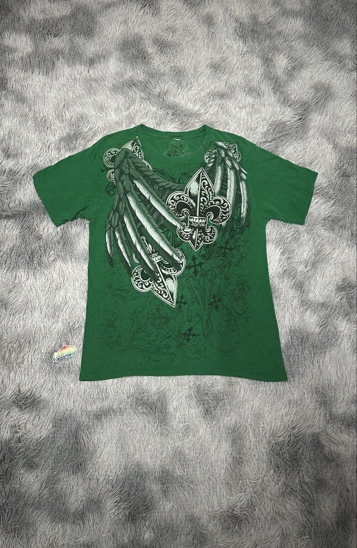 Y2k grunge tee (Category: Tshirts & Polo Shirts ) located in Manila. Submitted by paulovenegaskalakal2020 (Listing ID 1470638679, Image 1). Description: For sale! Kalakal Y2k grunge tee Chemistry official printed tag Medium- 19 width x 27 length inches Multiple penholes Crack prints Sign of usage Good MINE 1,995 +sf.