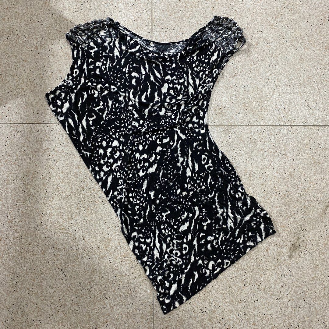 Y2K GUESS Sleeveless Top - Cowl Front (Category: Others Tops) located in Isabela. Submitted by islandsrelics (Listing ID 1470646546, Image 1). Description: .