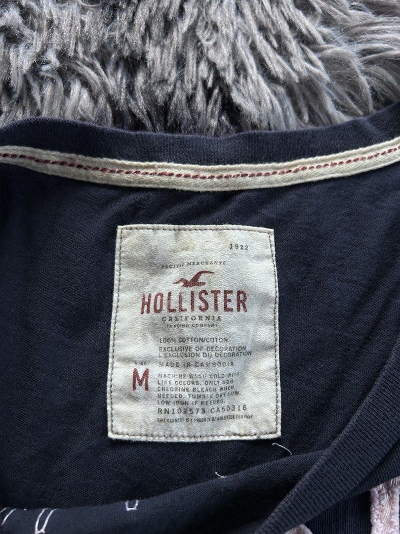 Y2k Hollister Spell Out (Category: Blouses) located in Banaybanay. Submitted by prettysixtythrift_17 (Listing ID 1470633396, Image 3). Description: Y2k Hollister Spell Out ▪️Length: 24 ▪️Width: 16 ▪️Color Rate: 10/10 ▪️Condition: Excellent ▪️Issue: None.