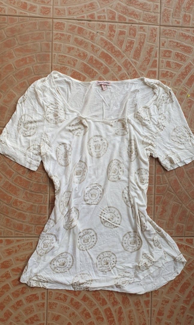 Y2k Juicy Couture (Category: Blouses) located in General Santos City (Dadiangas). Submitted by niels_archives (Listing ID 1470645497, Image 1). Description: Juicy Couture Size medium no issues.