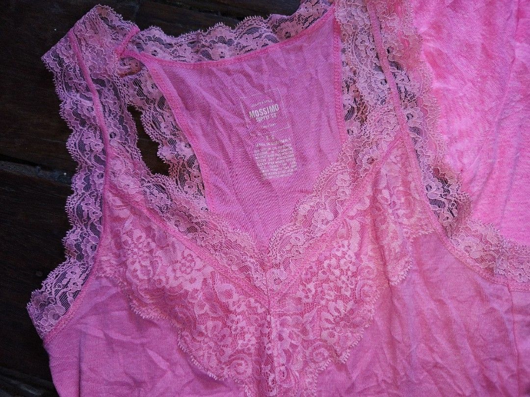 Y2k lace cami top (Category: Sleeveless) located in Lingayen. Submitted by chic_00 (Listing ID 1470613186, Image 2). Description: size:small issue:none pink color( color may vary due to lighting) negotiable.