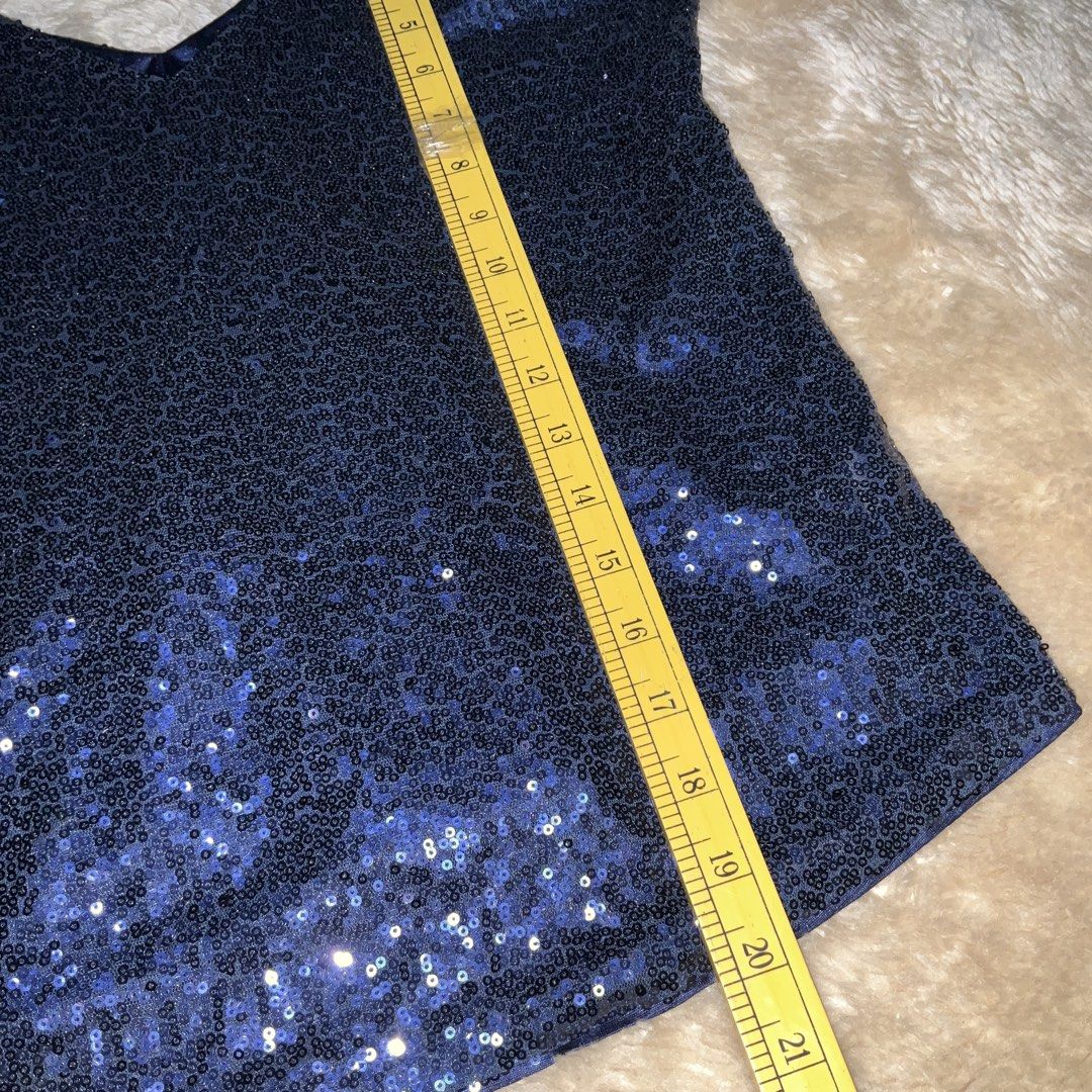 y2k Sequin Top (Category: Others Tops) located in San Fernando. Submitted by jz_ofiaza (Listing ID 1470598843, Image 3). Description: Excellent Condition no issue.