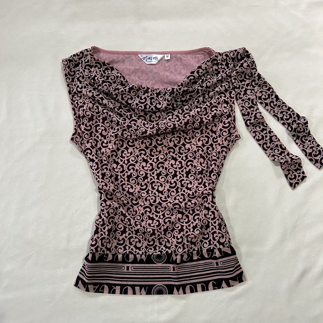 y2k sleeveless pink black pattern top (Category: Sleeveless) located in Pagadian. Submitted by yowna_declutters (Listing ID 1470649197, Image 1). Description: dm for more info .