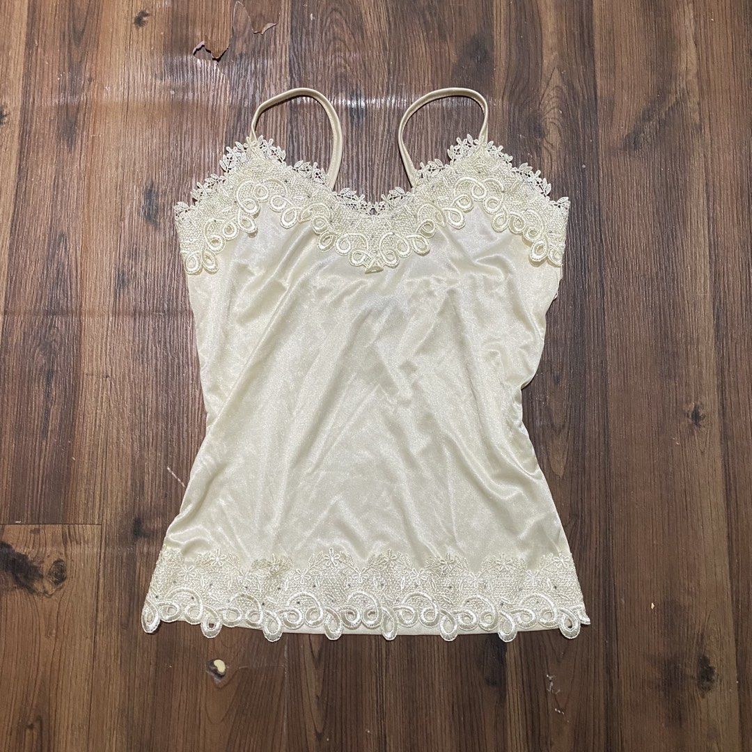 Y2k Tank Top Japan Brand (Category: Sleeveless) located in Cabanatuan. Submitted by elijahthriftv2 (Listing ID 1470737074, Image 1). Description: Excellent No issue .