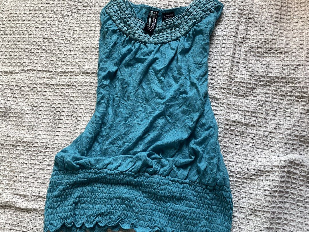 y2k teal top with smocked hem (Category: Sleeveless) located in Meycauayan. Submitted by fae.trove (Listing ID 1470633297, Image 3). Description: .