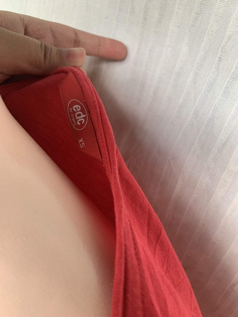 Y2K VINTAGE EDC BY ESPRIT GRAPHIC TEE (Category: Shirts) located in Davao. Submitted by calli_2219 (Listing ID 1470567453, Image 3). Description: The Ultimate Grunge Fairycore / Indie Aesthetic Top! Level up your closet with this authentic vintage red V-neck graphic tee from edc by Esprit. It features a stunning, moody face and text collage print on the front, complete with raw-edge detailing on the seams for that perfect textured, distressed edg