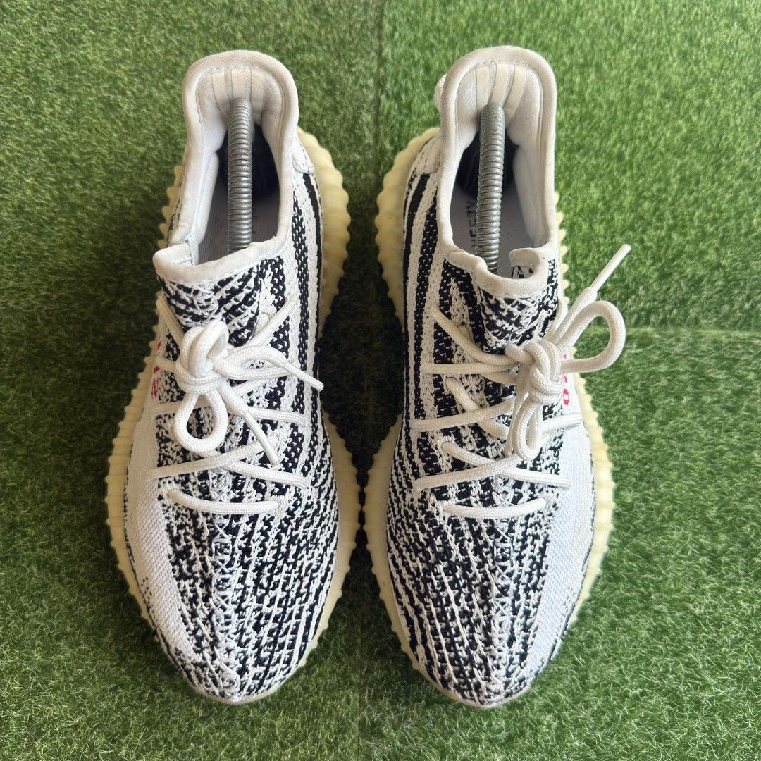Yeezy 350 Zebra (Category: Sneakers) located in Iloilo. Submitted by travy1 (Listing ID 1470569312, Image 2). Description: Size 8 Legit and in excellent condition.