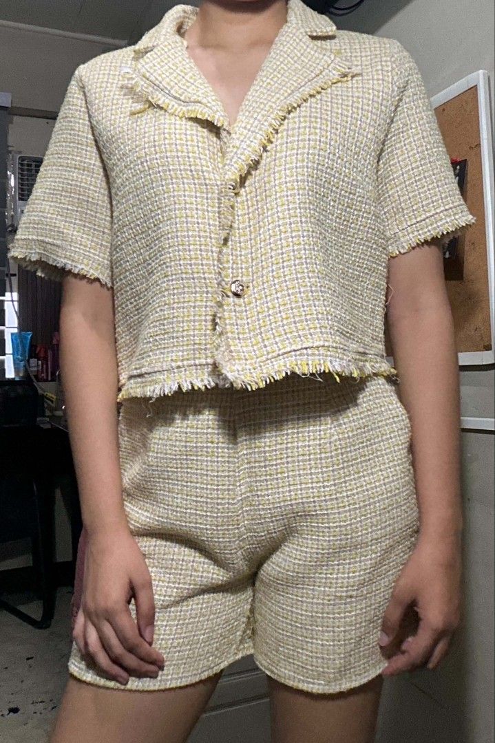 Yellow Plad Coordinates (Category: Sets or Coordinates) located in Mandaluyong City. Submitted by lovedbychiena (Listing ID 1470678153, Image 1). Description: Size: Small to Medium 📩 Message for more information/size clarifications 📍Mandaluyong City 💸 Gcash/BPI 🚚 Jnt / Lalamove /Pick-up.