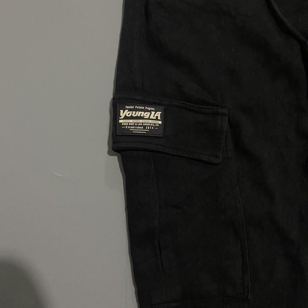 Youngla Cargo Joggers (Category: Joggers) located in San Jose del Monte. Submitted by edmarkvillanueva (Listing ID 1470664487, Image 3). Description: Length 41 Waist 30 Thigh 12 Leg opening 5 Size on tag: Medium 9.5/10 color rate Flaws: None.