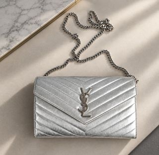 (Category: ) located in . Submitted by luxuryvintage (Listing ID 1470634836, Image 1). Description: .