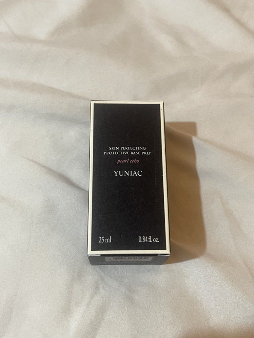 Yunjac skin perfecting protective base prep pearl echo (Category: Makeup) located in Bacoor. Submitted by cailleshope (Listing ID 1470617715, Image 2). Description: YUNJAC Skin Perfecting Protective Base Prep – Pearl Echo 25ml ✨ A lightweight makeup base that helps smooth the skin, enhance your natural glow, and create a flawless canvas for makeup. Perfect for a radiant, pearl-like finish! 🤍 25ml ✨ Smooth, luminous-looking skin 💄 Ideal as a mak