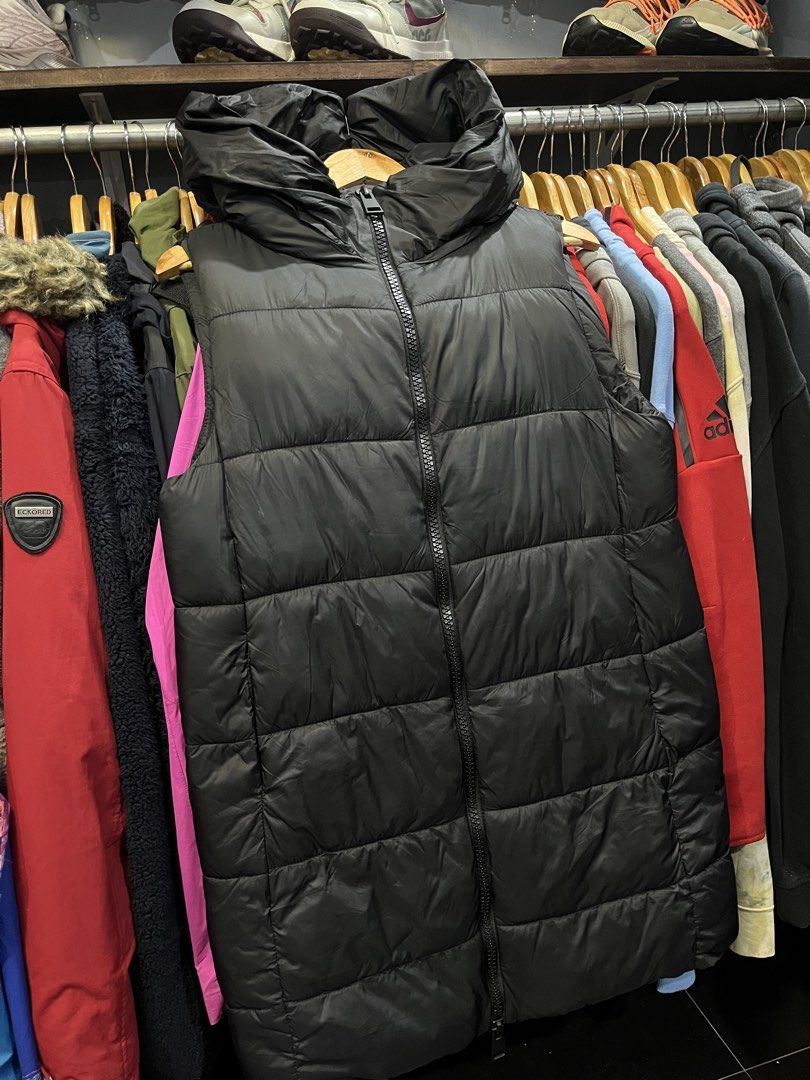 Z A R A Long Puffer Vest (Category: Coats, Jackets and Outerwear) located in Baliuag. Submitted by TOCThrift (Listing ID 1470707210, Image 2). Description: Z A R A Long Puffer Vest Size M on tag 20 width x 31 Length M-L womens fit Good as new No issue 880 + SF Baliwag, Bulacan.