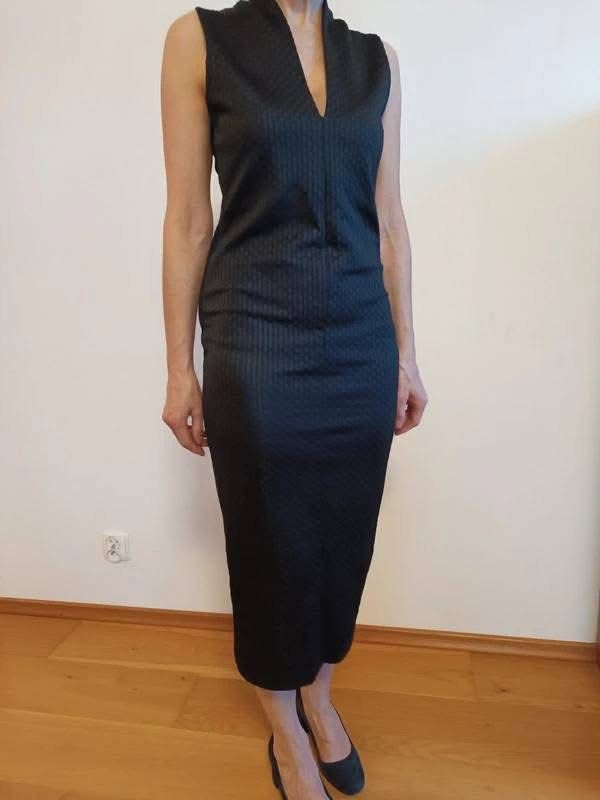 Zara basket-weave pattern midi dress (Category: Evening dresses & gowns) located in Dagupan City. Submitted by lejgumiran07 (Listing ID 1470692691, Image 1). Description: Very classy when worn.