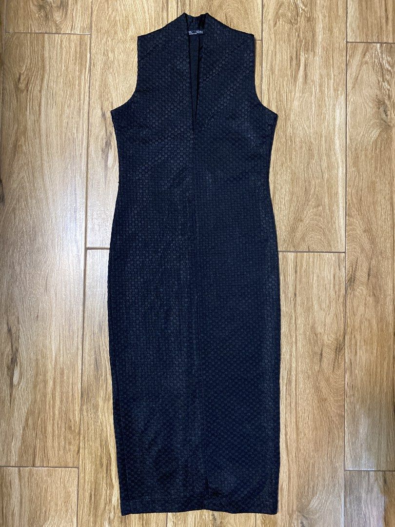 Zara basket-weave pattern midi dress (Category: Evening dresses & gowns) located in Dagupan City. Submitted by lejgumiran07 (Listing ID 1470692691, Image 3). Description: Very classy when worn.