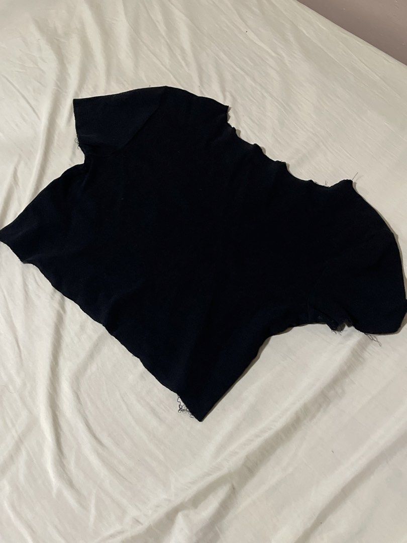 Zara Black Crop Top Raw Hem Size M (Category: Shirts) located in Caloocan City. Submitted by sheshesheshesheshe13 (Listing ID 1470713851, Image 3). Description: - Brand: Zara - Color: Black - Size: M - Fit: Cropped - Details: Raw cut neckline and hem with exposed threads, short sleeves - Condition: Shows some wear near the right armpit with small holes and loose threads.