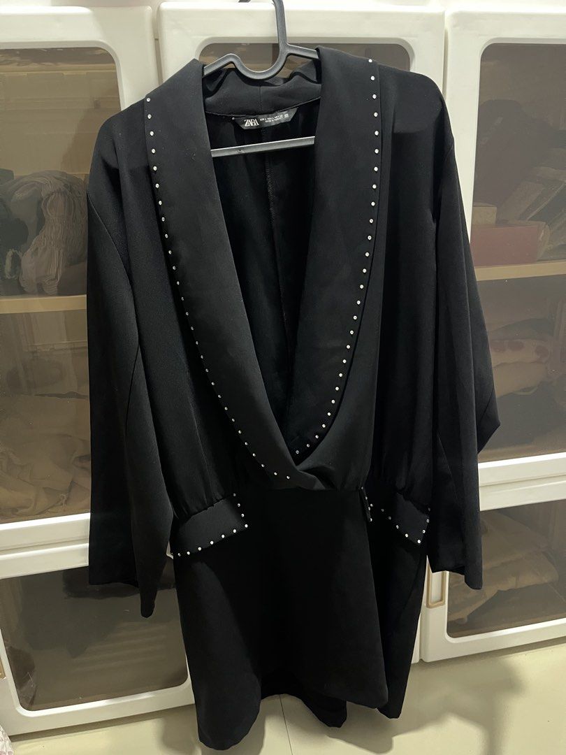 ZARA Black Shiny Blazer Dress (Category: Evening dresses & gowns) located in Las Pinas. Submitted by shop.6112 (Listing ID 1470723621, Image 3). Description: ZARA DRESS CODE: 9878/193/800 Originally bought at around 4,495.00 for an office annual party. Used ONCE. 1 Annual Party, then never again. Price negotiable - PM ME. This would be good for those attending events/parties with themes as elegant/bling/shiny/black tie etc… for office/personal pa