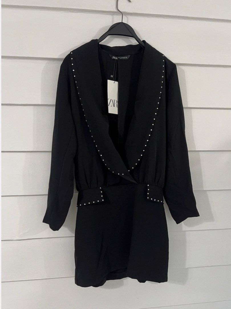 ZARA Black Shiny Blazer Dress (Category: Evening dresses & gowns) located in Las Pinas. Submitted by shop.6112 (Listing ID 1470723621, Image 1). Description: ZARA DRESS CODE: 9878/193/800 Originally bought at around 4,495.00 for an office annual party. Used ONCE. 1 Annual Party, then never again. Price negotiable - PM ME. This would be good for those attending events/parties with themes as elegant/bling/shiny/black tie etc… for office/personal pa