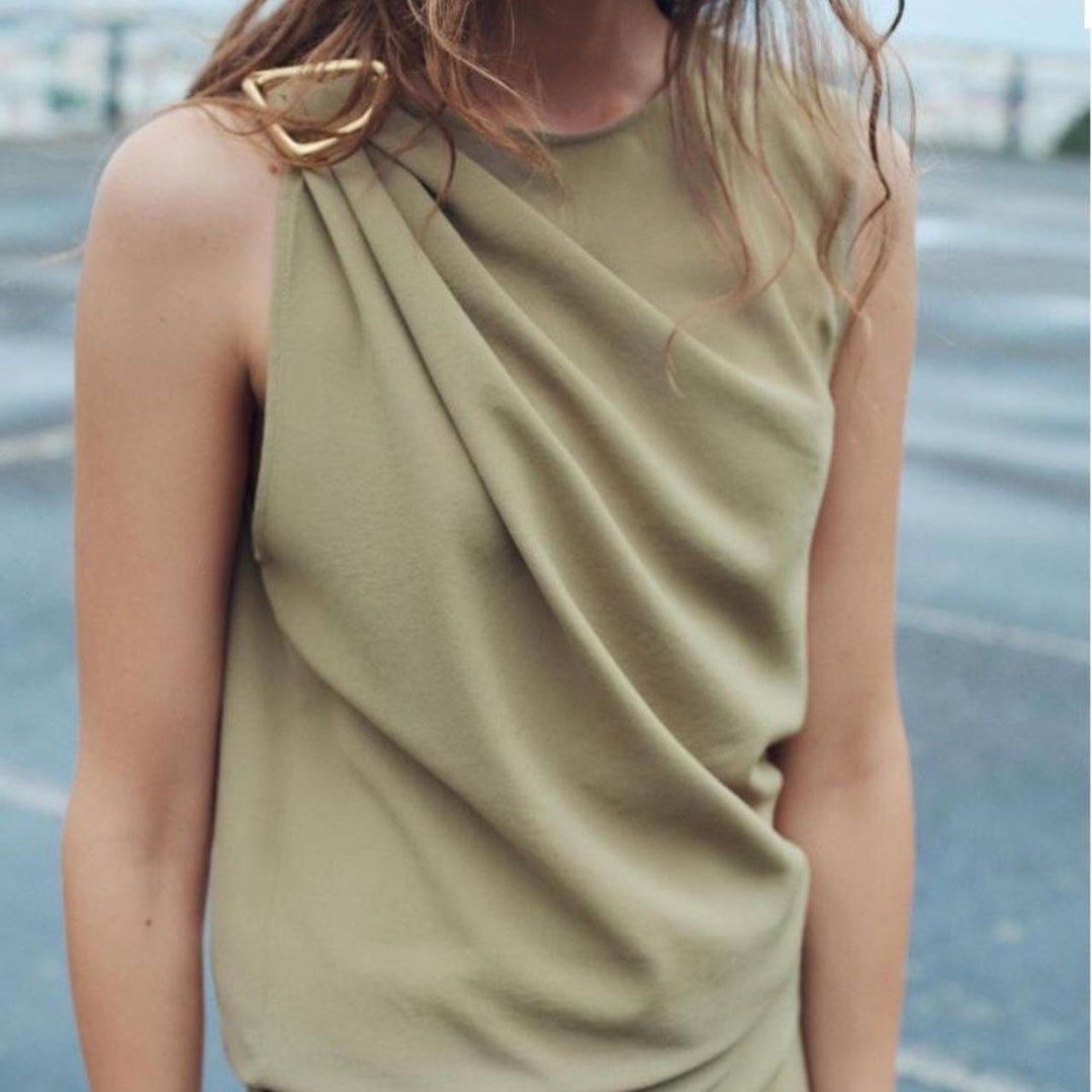Zara buckled top (Category: Longsleeves) located in Tarlac. Submitted by giannisdeclutters4106 (Listing ID 1470561837, Image 3). Description: Good as new Large on tag Fits medium to large So pretty!.