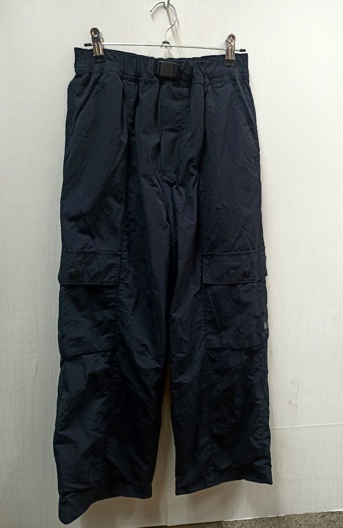 Zara Cargo Pants Size 11-12 Years Dark Navy (Category: Jeans) located in Bayombong. Submitted by rheaaa00530 (Listing ID 1470663535, Image 1). Description: - Brand: Zara - Color: Dark navy blue - Size: 11-12 years - Fit: Relaxed through the legs with a lightweight feel - Waistband: Elastic with integrated belt buckle - Pockets: Multiple utility side pockets with button flaps - Condition: Great for everyday casual wear.