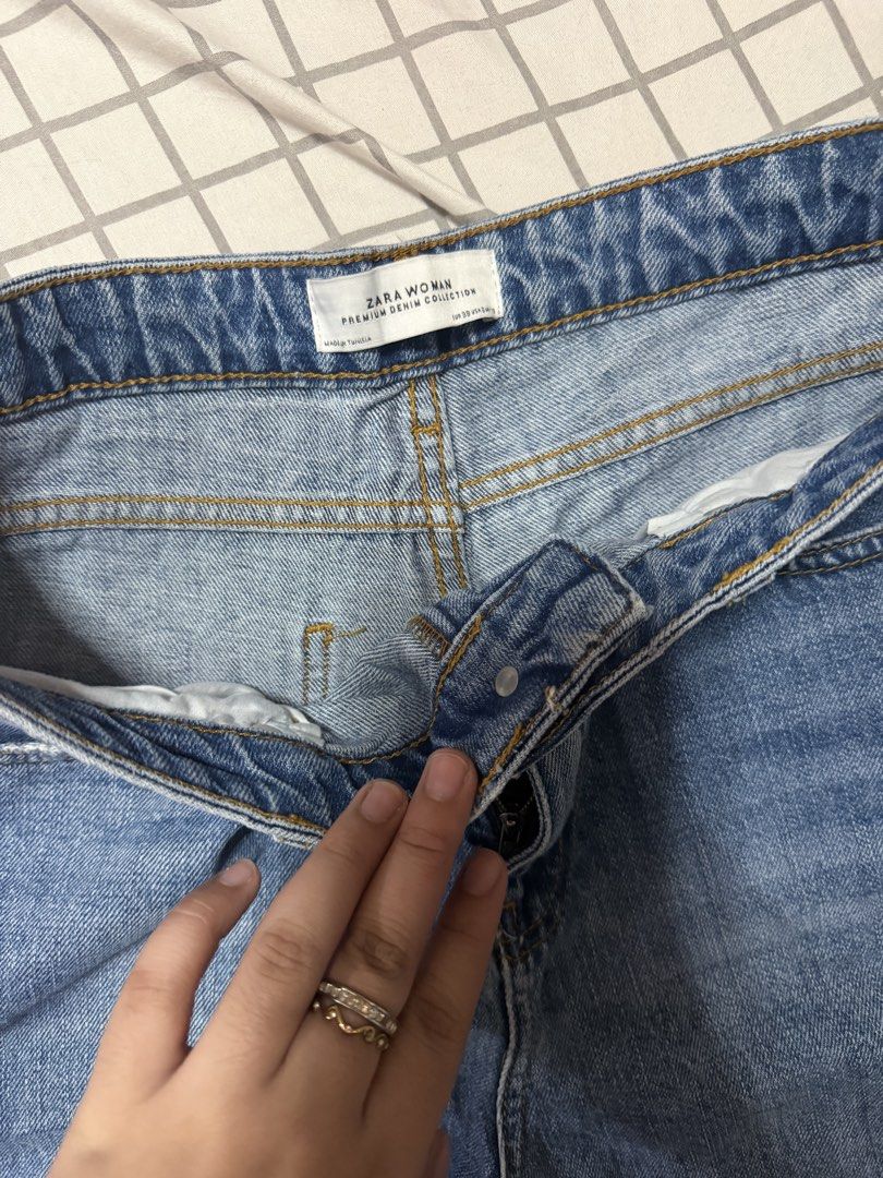 Zara denim Bermuda shorts (Category: Shorts) located in Quezon City. Submitted by pinkyswearshop (Listing ID 1470621490, Image 3). Description: .