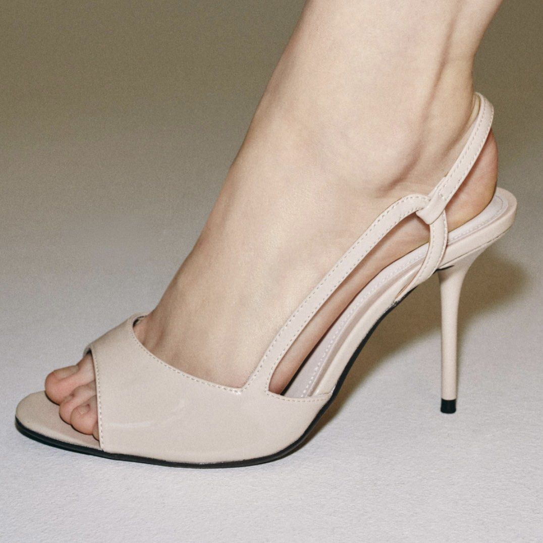 Zara Ecru White Patent Stiletto Heels (Category: Heels) located in Manila. Submitted by clalala.fire (Listing ID 1470663164, Image 3). Description: Size 37 Worn twice only (for a wedding, indoor) Can send when worn .