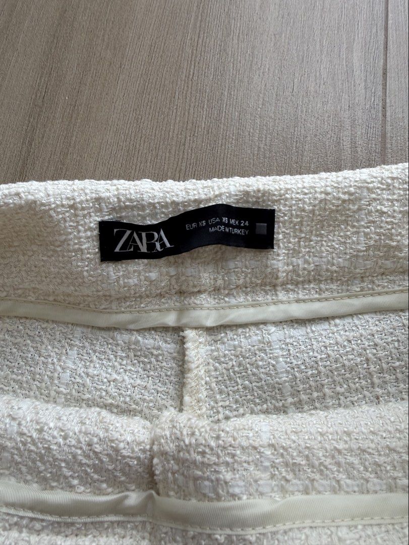 ZARA elegant beige skort (Category: Skirts) located in Manila. Submitted by bella_boo (Listing ID 1470587321, Image 2). Description: have to sell by TODAY (tuesday) tags 🏷️: brandy melville, subdued, edikted, cotton on, stradivarius, bershka, pull and bear, zara, h&m, hnm.