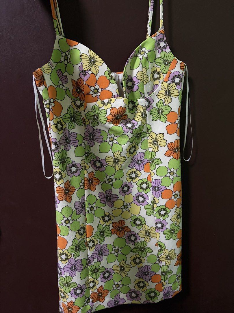 Zara Floral Dress (Category: Dresses) located in Manila. Submitted by saab_mnl (Listing ID 1470638292, Image 1). Description: Size: S Used once only From UK.