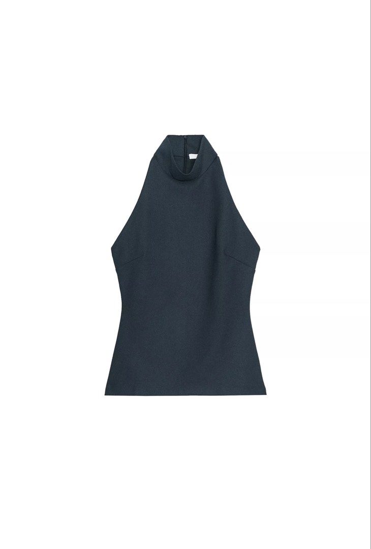Zara Halter Crepe Top (Category: Sleeveless) located in Manila. Submitted by sunglassesindoor (Listing ID 1470596354, Image 1). Description: .