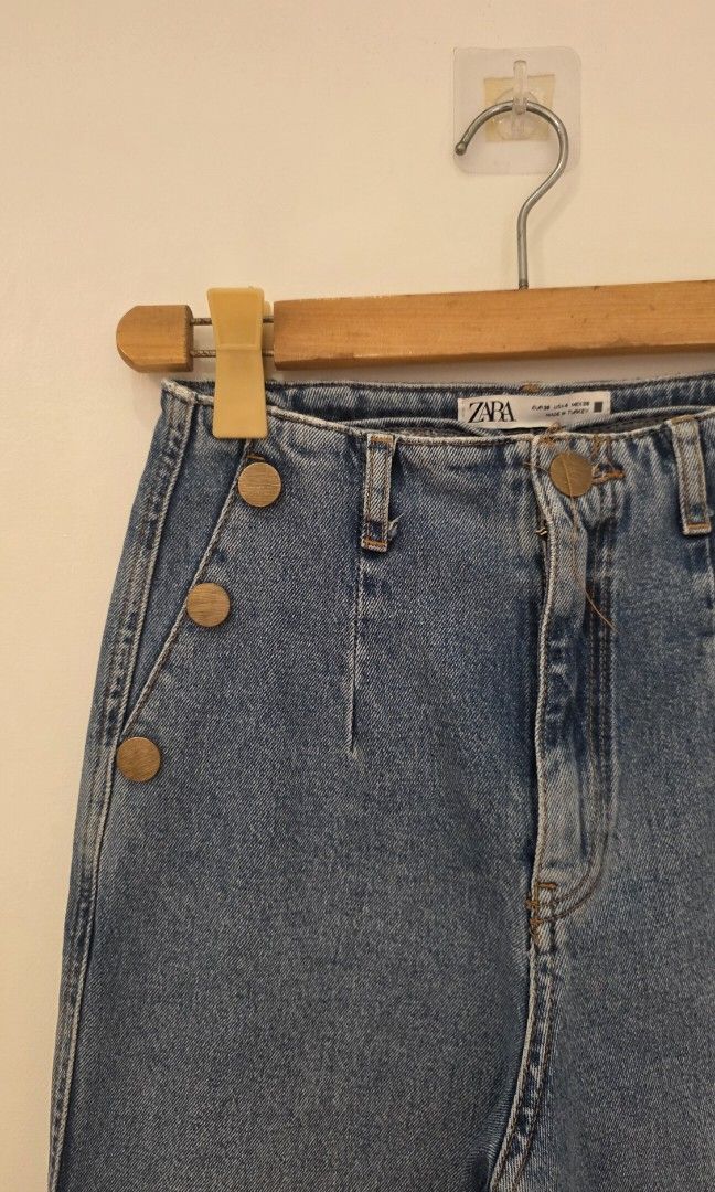 Zara Highwaist Pants (Category: Jeans) located in Antipolo. Submitted by chimmychoo (Listing ID 1470612443, Image 3). Description: PRELOVED 🤎 SIZE ON TAG: EUR 36 USA 4 LENGTH 36" WAIST 25".