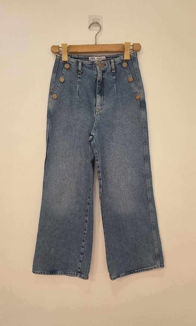 Zara Highwaist Pants (Category: Jeans) located in Antipolo. Submitted by chimmychoo (Listing ID 1470612443, Image 1). Description: PRELOVED 🤎 SIZE ON TAG: EUR 36 USA 4 LENGTH 36" WAIST 25".