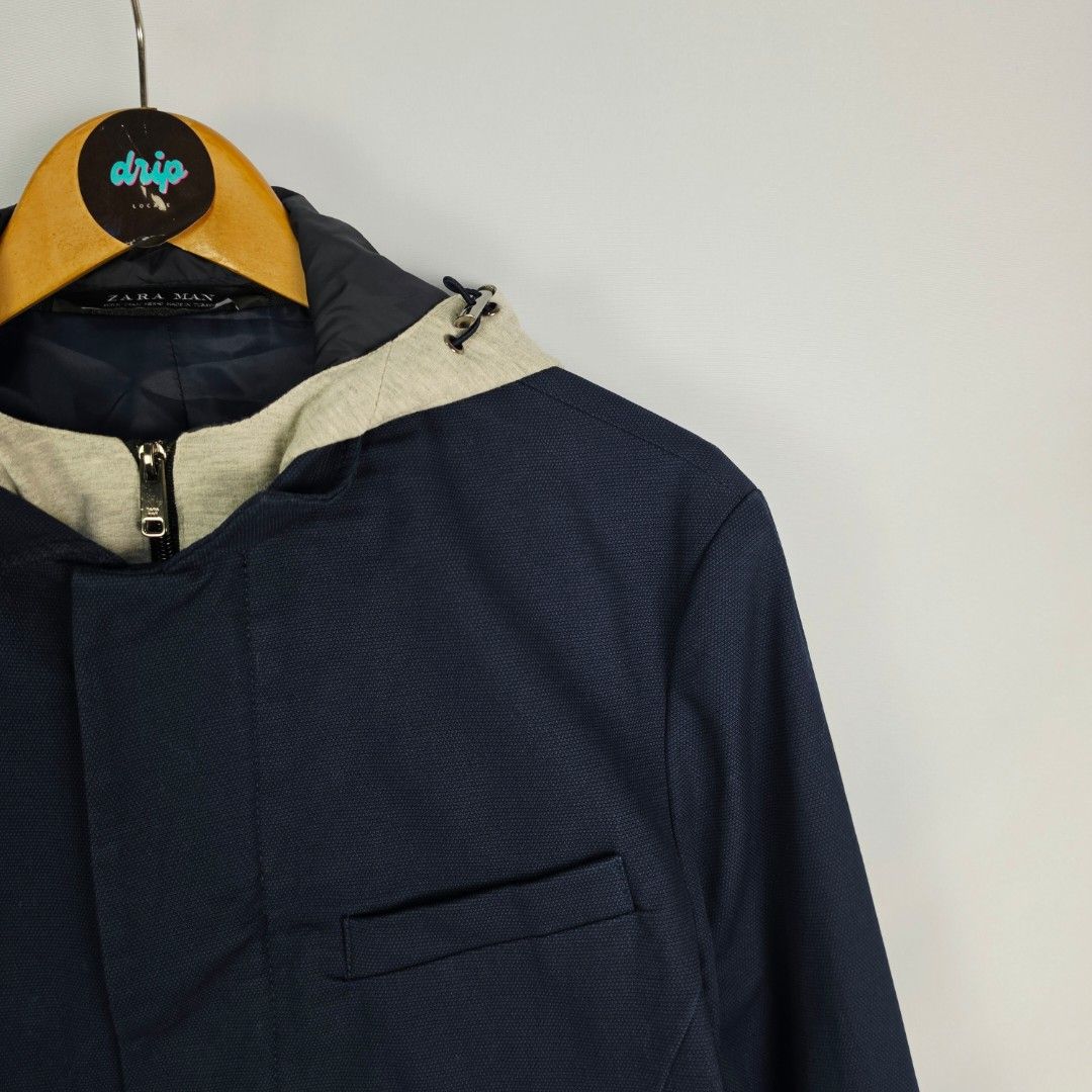 Zara Man Navy Blue Hooded Blazer Jacket (Category: Coats, Jackets and Outerwear) located in Pasig City. Submitted by driplocale (Listing ID 1470682042, Image 3). Description: Zara Man Navy Blue Hooded Blazer Jacket Condition 9.5/10 (Pristine Condition✨) Size: Medium Chest Width: 21.5inches Shoulder Width: 18inches Length (Shoulder to Hem): 30inches.