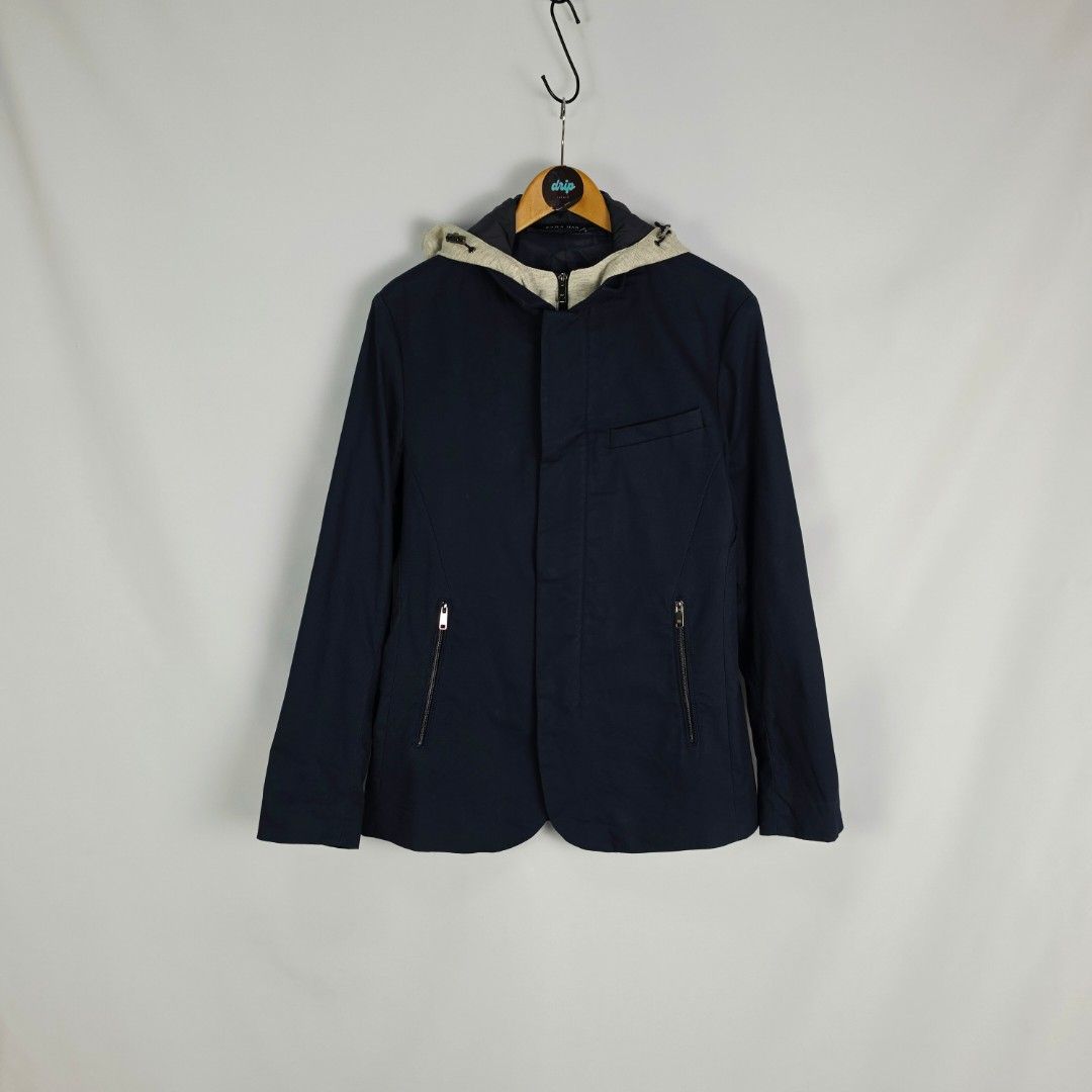 Zara Man Navy Blue Hooded Blazer Jacket (Category: Coats, Jackets and Outerwear) located in Pasig City. Submitted by driplocale (Listing ID 1470682042, Image 1). Description: Zara Man Navy Blue Hooded Blazer Jacket Condition 9.5/10 (Pristine Condition✨) Size: Medium Chest Width: 21.5inches Shoulder Width: 18inches Length (Shoulder to Hem): 30inches.