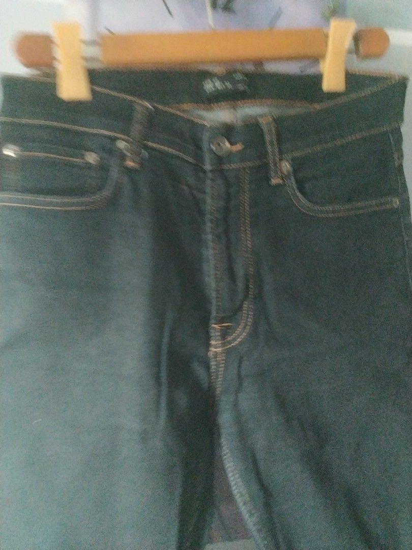 Zara man pants (Category: Jeans) located in Manila. Submitted by timtam04 (Listing ID 1470633218, Image 2). Description: 16inches waistline 40inches length.