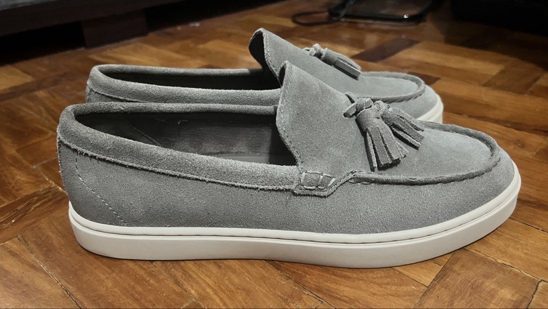 Zara Man Suede Tasssel Loafers (Category: Casual Shoes) located in Quezon City. Submitted by 5000andbelow (Listing ID 1470664751, Image 2). Description: Zara Man Gray Suede Tassel Loafers Like New. US 8/EU 41 (fits US 9) 2000.