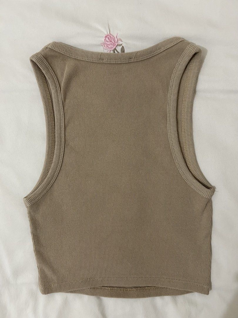 Zara Round Neck Tank Top (Category: Sleeveless) located in Manila. Submitted by summerdeclutters (Listing ID 1470655314, Image 3). Description: .