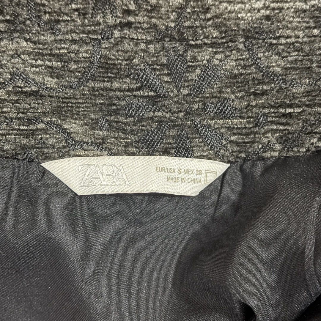 Zara Textured Pattern Jacket Size S (Category: Coats, Jackets and Outerwear) located in Naga. Submitted by oldthangs13 (Listing ID 1470687539, Image 2). Description: - Brand: Zara - Color: Dark grey with subtle all-over floral texture - Size: EUR/USA S, MEX 38 Relaxed Fit - Condition: Clean, worn only a few times -srp around 5000+ -Dimes: 22x25.