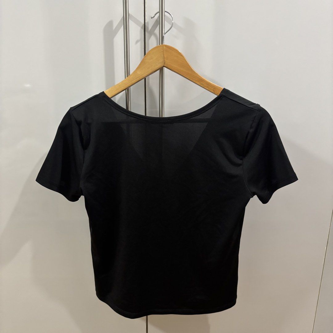 Zara Trafaluc Black V-Neck Tee Size M (Category: Shirts) located in Makati City. Submitted by trustmebuythis (Listing ID 1470710741, Image 2). Description: - Brand: Zara Trafaluc - Color: Classic Black - Size: M - Style: V-neck, short sleeves, cropped cut - Origin: Made in Portugal - Condition: Like new - Perfect everyday basic piece.