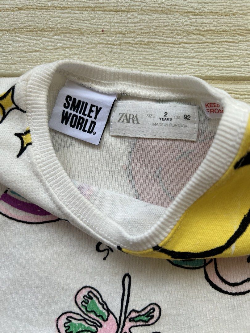 Zara X Smiley World size 2 (Category: Babies & Kids Fashion) located in Cebu City. Submitted by yjainani (Listing ID 1470574623, Image 2). Description: unisex.